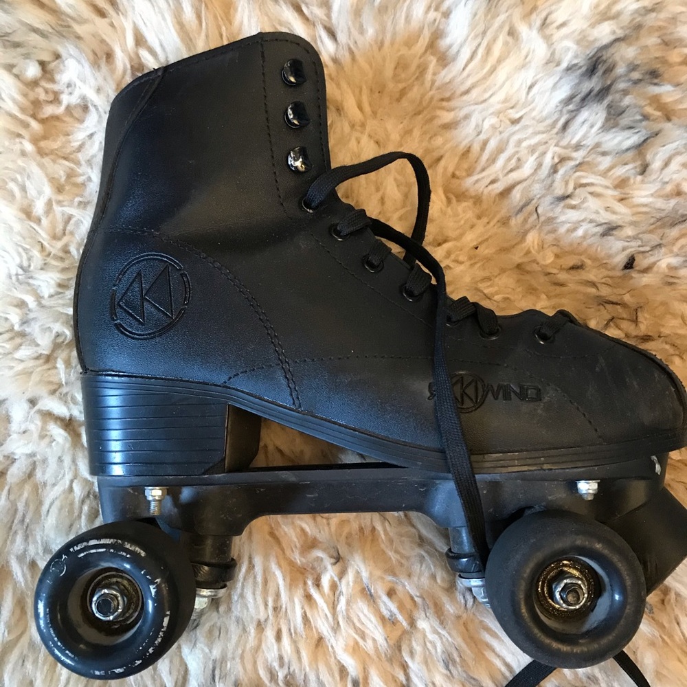 Rewind indoor/outdoor roller skates men’s size 8